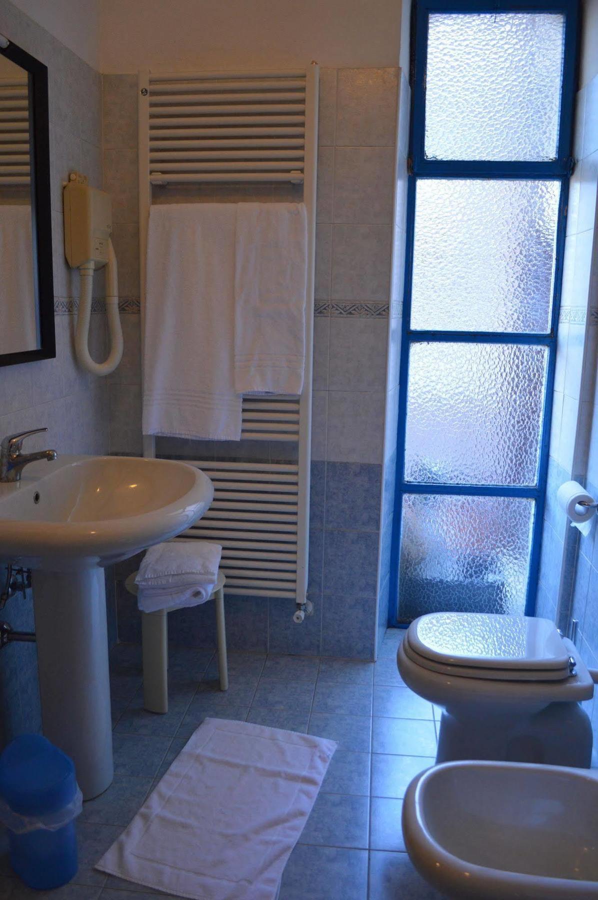 Hotel Doc Canelli Luaran gambar